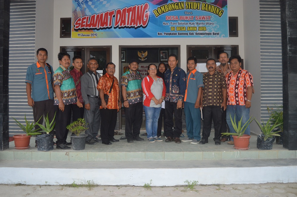 STUDY BANDING DARI DESA BUKIT SAWIT KECAMATAN TEWEH SELATAN KABUPATEN BARITO UTARA